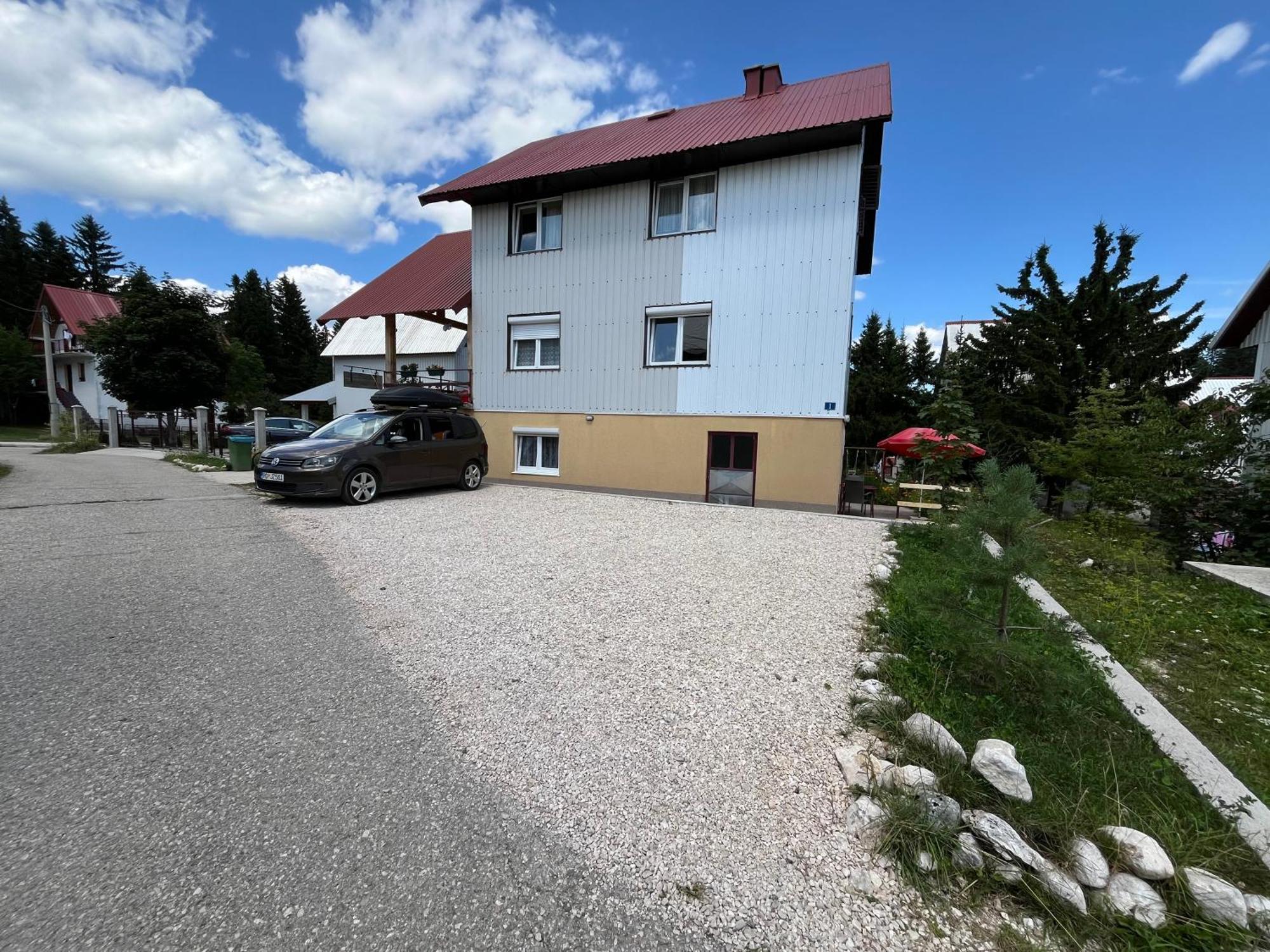 Apartment Phillip Rooms Žabljak Exteriör bild